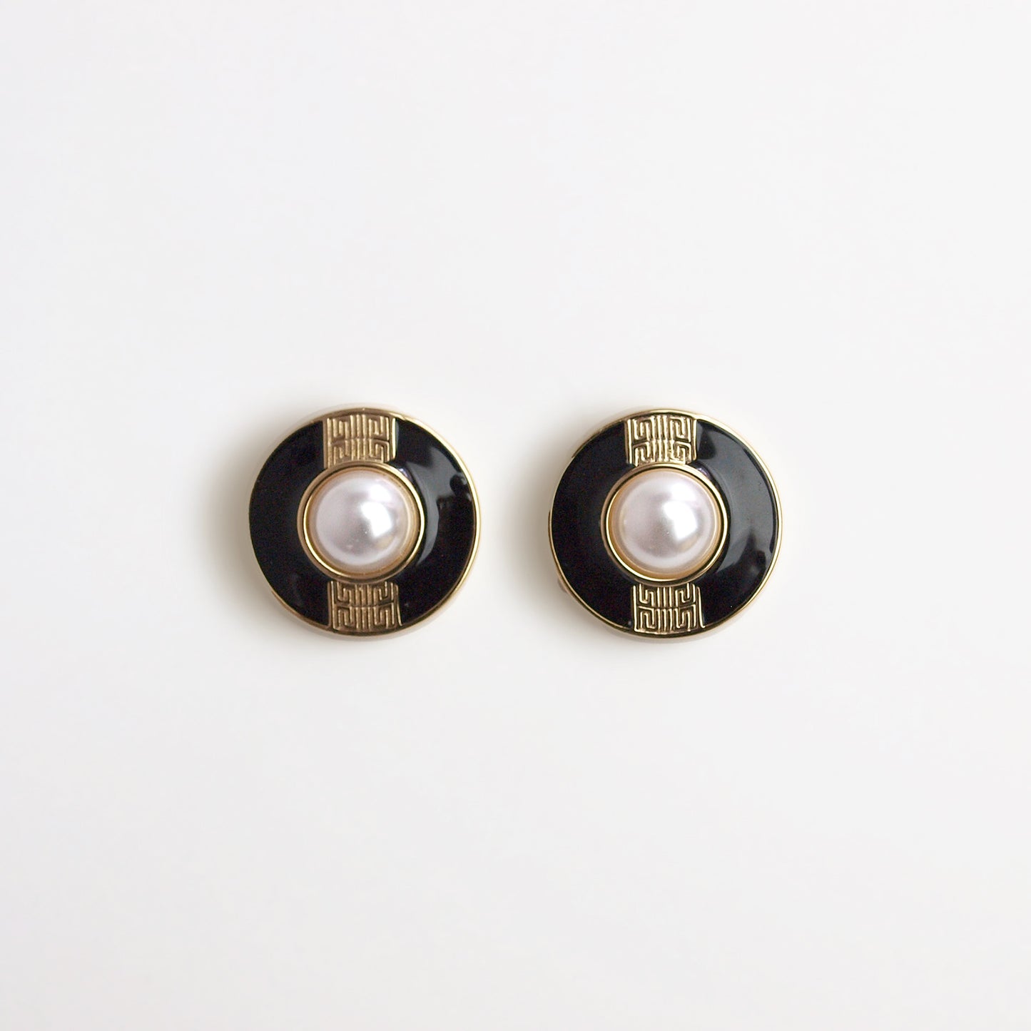 Black Fan Pearl Statement Stud Earring