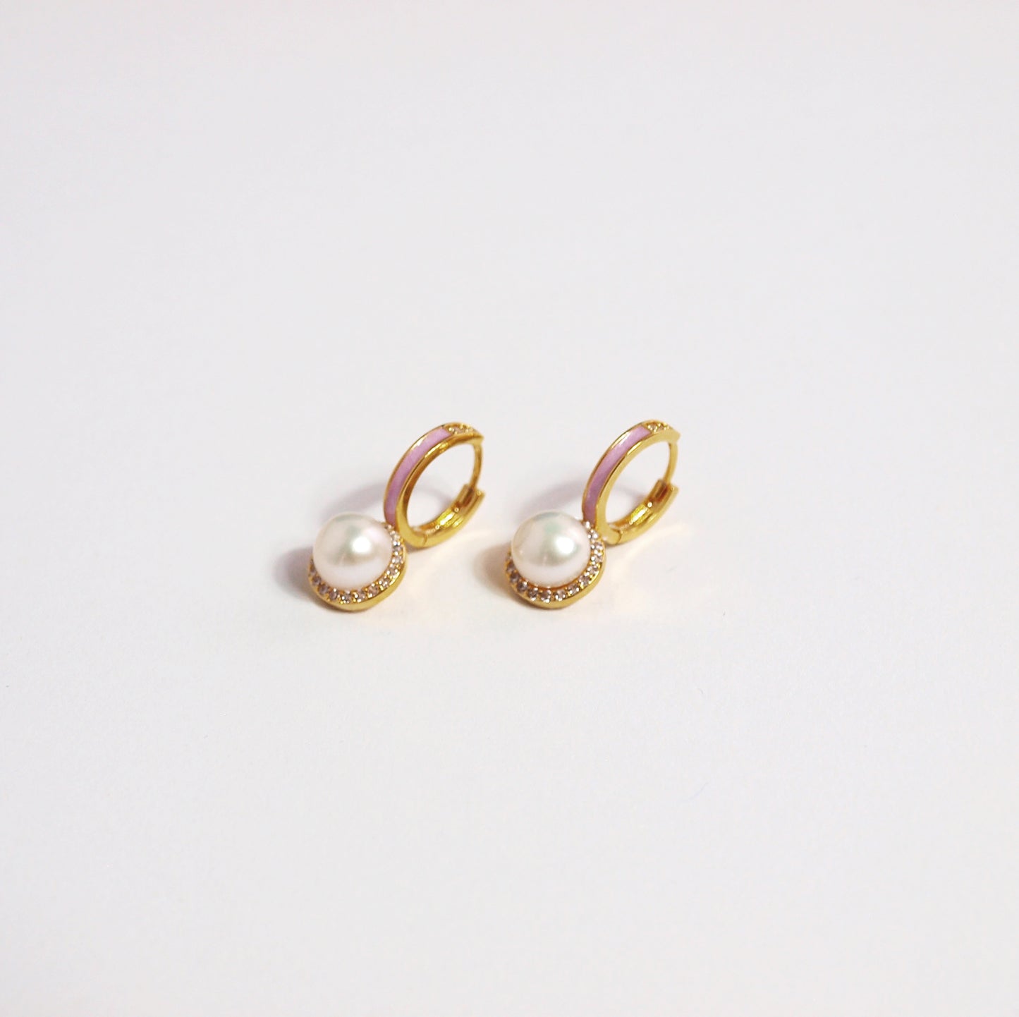 Single Pearl with Brass Details