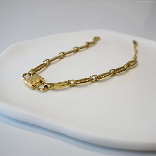 Gold lock Bracelet