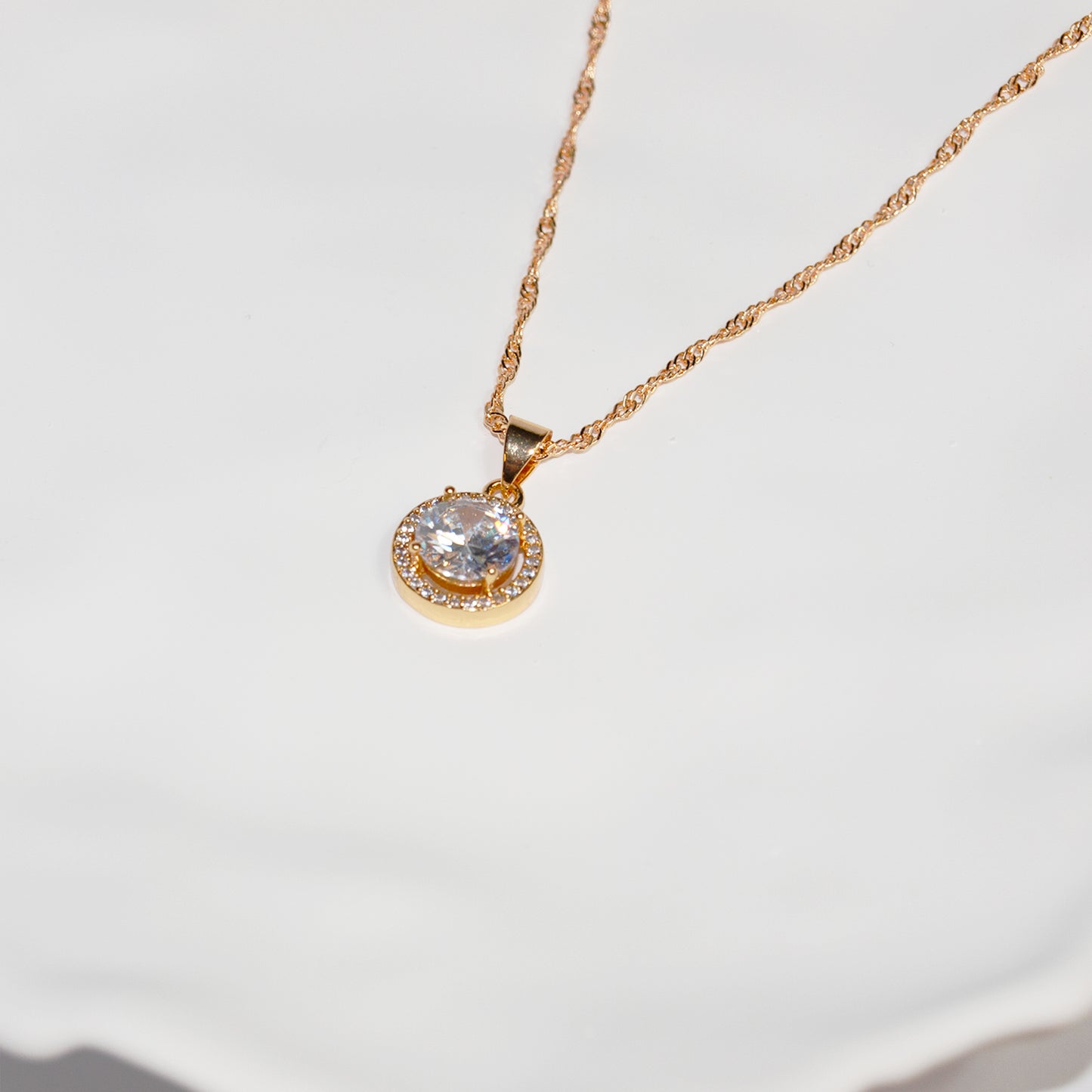 Gold Round Brilliant Crystals Pendant Necklace