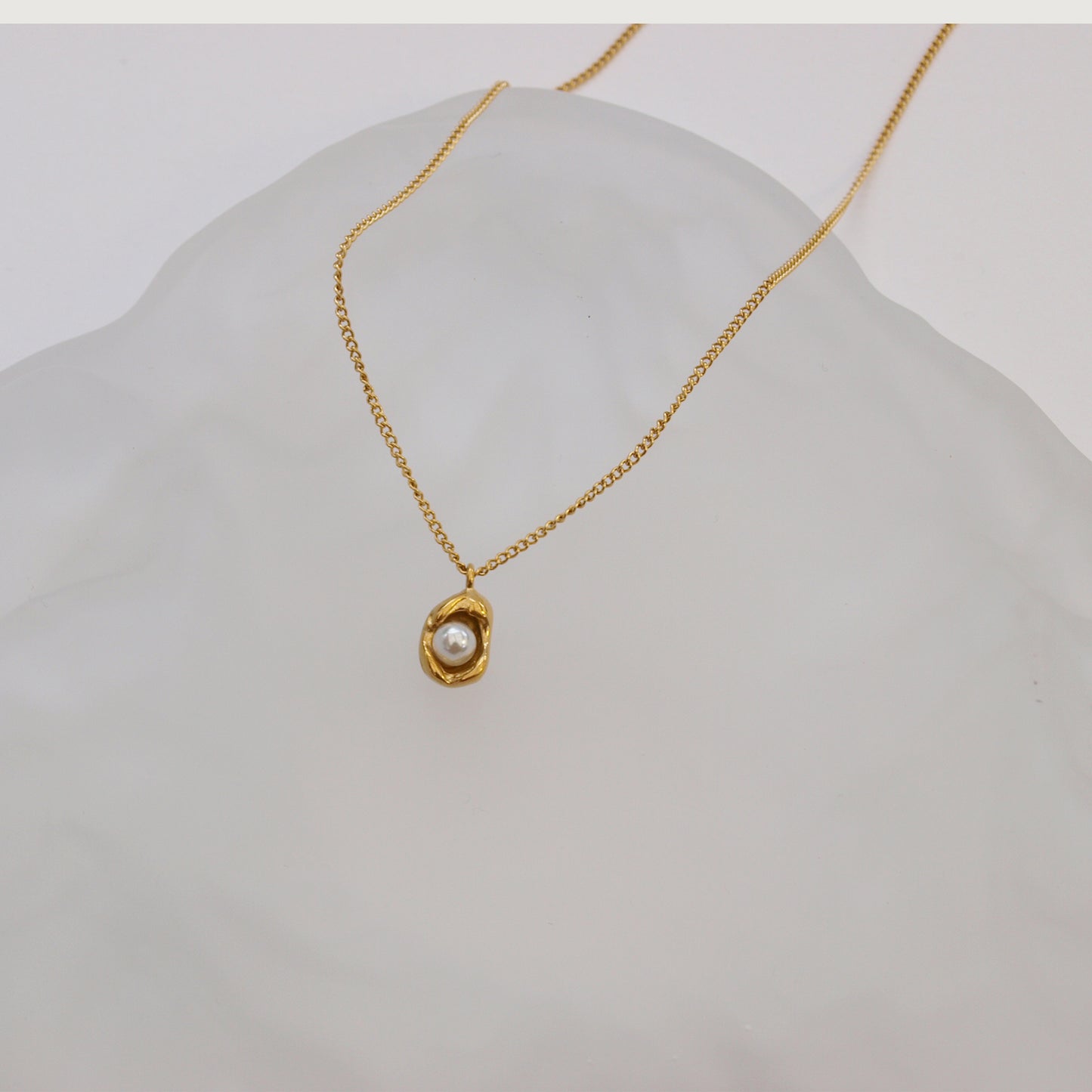 Gold Necklace with Freshwater Pearl Pendant