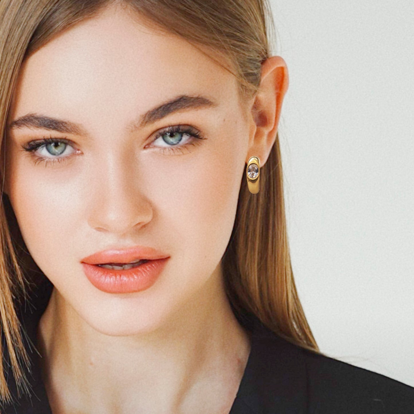 Gold hoop with Crystal